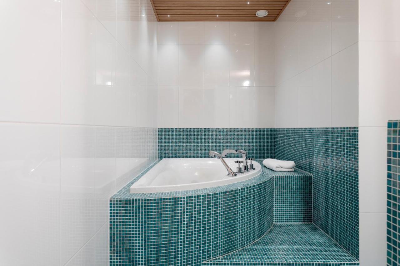 2Ndhomes Luxury Kamppi Center Apartment With Spa And Terrace Helsingfors Exteriör bild